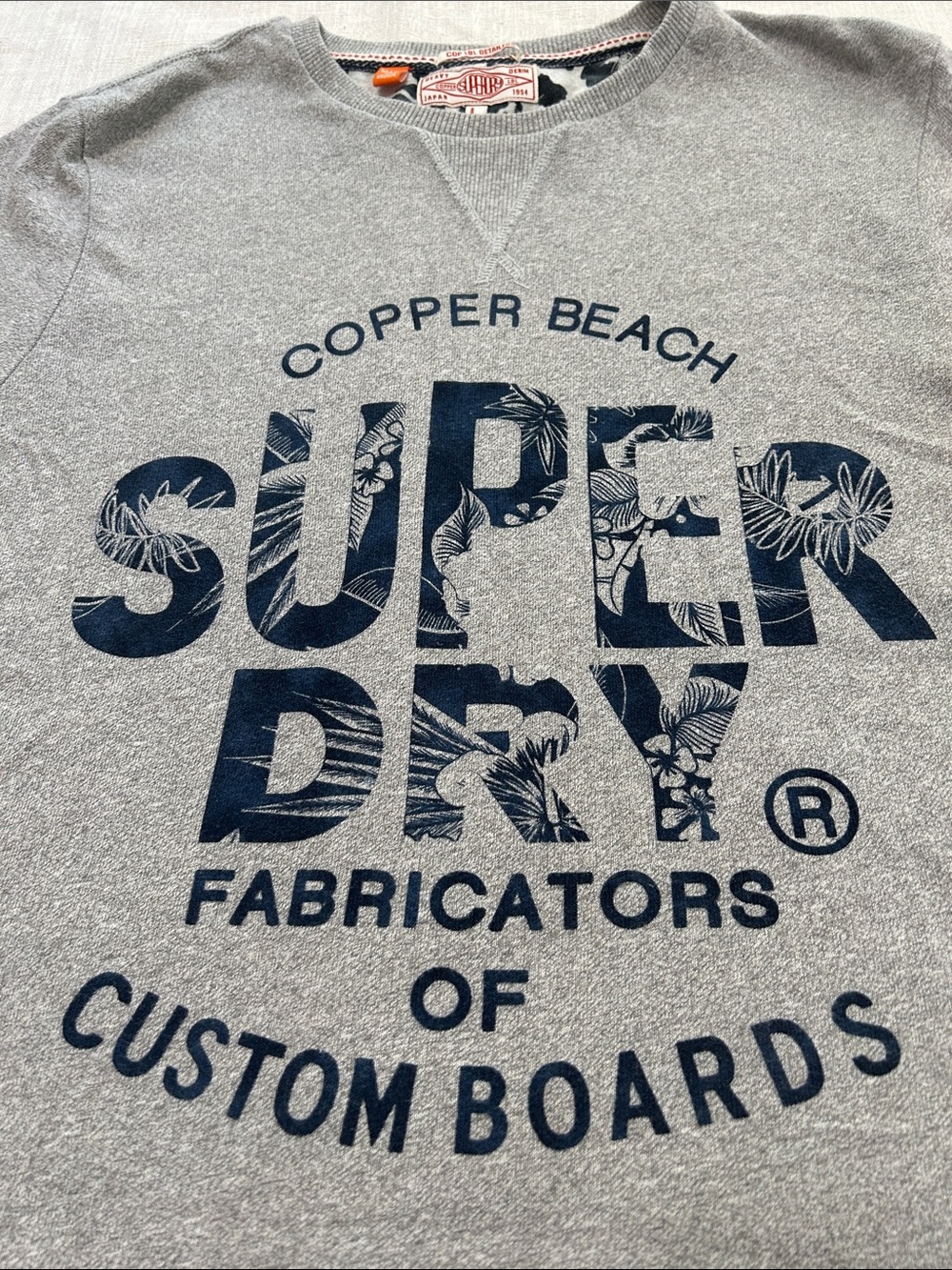 Superdry Copper Beach Men's Tee Large Gray Casual Cotton Surf Graphic T-Shirt - Picture 3 of 13